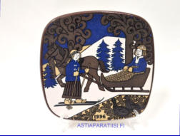 ARABIA, Vuosilautanen 1996,Design:Raija Uosikkinen,halkaisija .n. 20,5 cm X20,5 cm, 1kpl. 69/kpl,( Tuote nro 123AM )